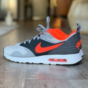 Nike Air Max Tavas M9.5 - Bright crimson, grey